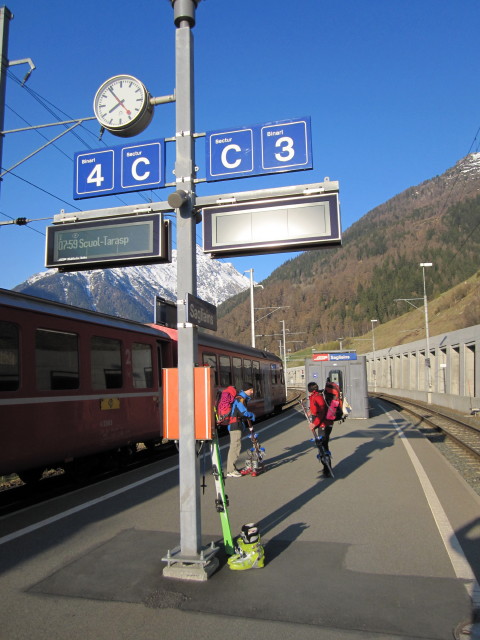 R 1217 im Bahnhof Saglains, 1.431 m