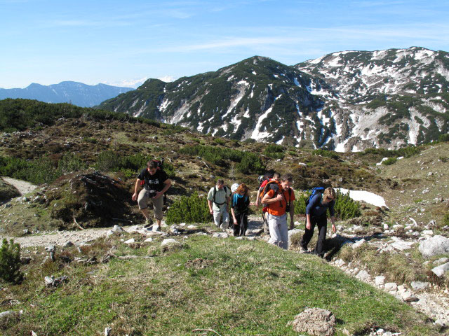 Axel, Erich, Romana, Norbert, Andreas und Sabrina zwischen Talstation des Heumahdgupflifts und HTL Wels-Klettersteig