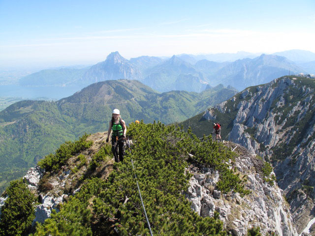 HTL Wels-Klettersteig: Romana und Norbert kurz vor dem Gipfel