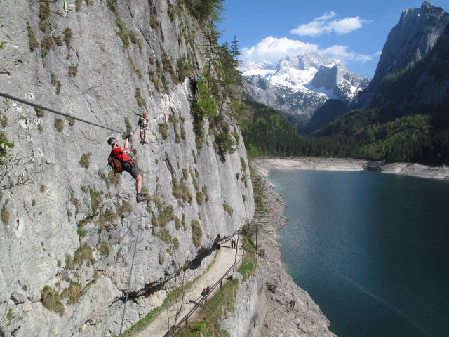 Laserer alpin-Klettersteig: Norbert und Erich auf der Seilbr&uuml;cke