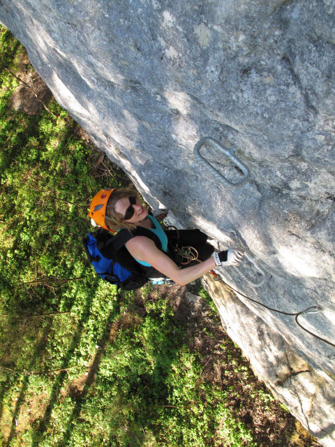 Schmied-Klettersteig: Sabrina in der Einstiegsvariante
