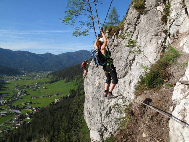 Schmied-Klettersteig: Norbert und Romana auf der Faschlbr&uuml;cke