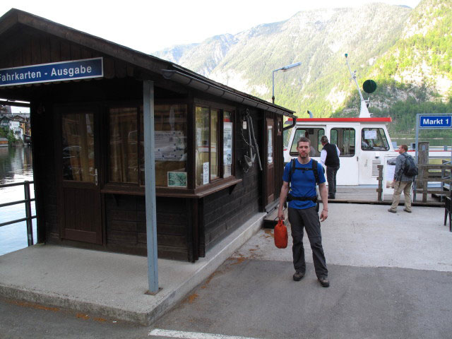 Norbert in der Schiffstation Hallstatt Markt, 508 m