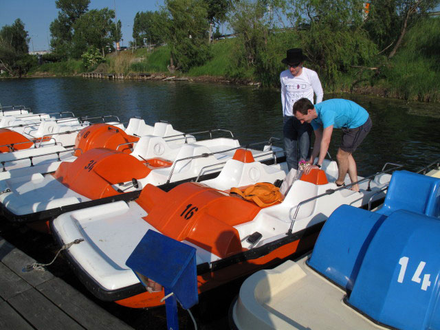 Andreas und Gregor in der Marina Hofbauer