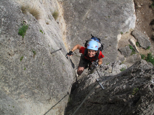 Pittentaler Klettersteig: Katarina nach dem Steigbaum