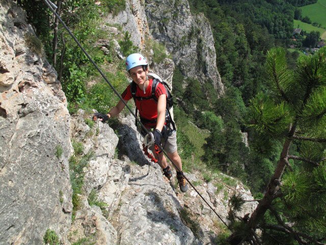 Pittentaler Klettersteig: Katarina zwischen Schl&uuml;sselstelle und Ausstieg