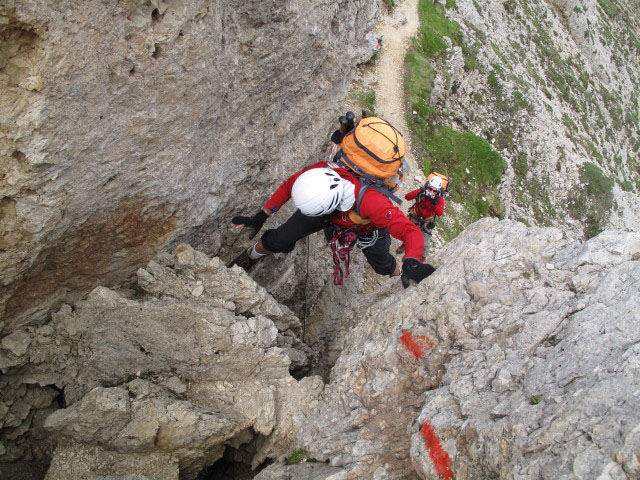 Maximilian-Klettersteig: Gudrun und Christoph zwischen Gro&szlig;em Rosszahn und Notausstieg (26. Juni)