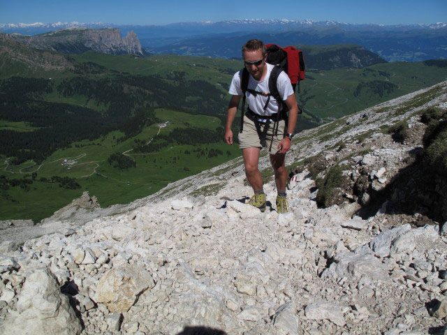 Ich auf Weg 527 zwischen Plattkofelh&uuml;tte und Plattkofel (27. Juni)