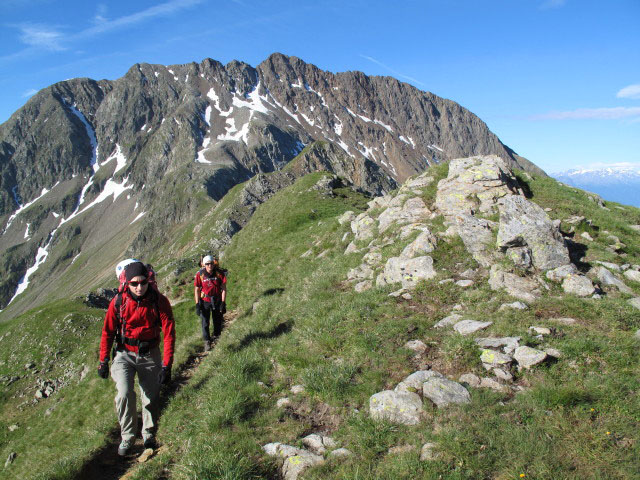 Christoph und Gudrun auf Weg 2B zwischen Gr&uuml;nangerjoch und Pfandlspitz (3. Juli)
