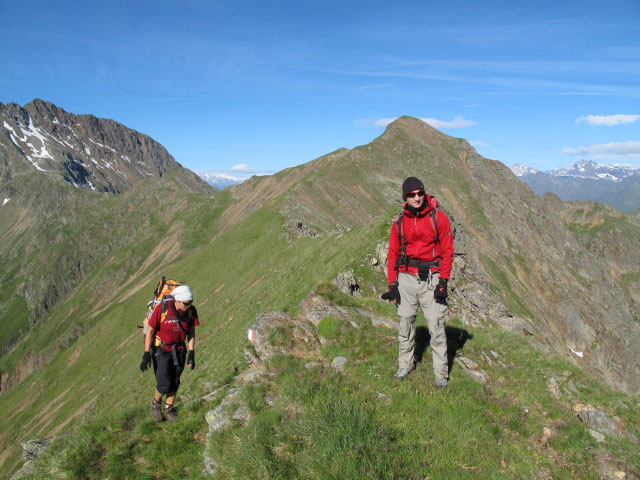 Gudrun und Christoph auf Weg 2B zwischen Grubenjoch und Alplerspitz (3. Juli)
