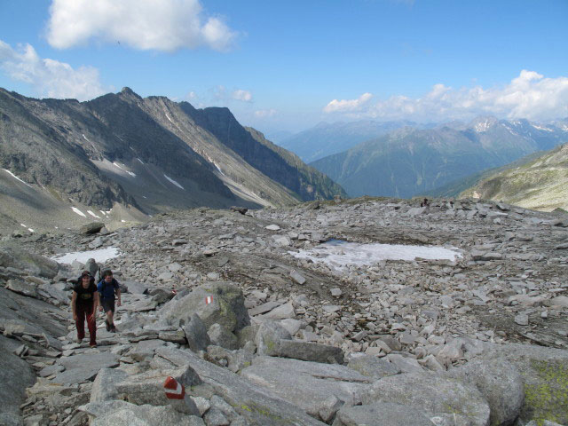 Manuela und Norbert auf Weg 534 zwischen Seealm und Abzweigung S&auml;uleck-Klettersteig (9. Juli)