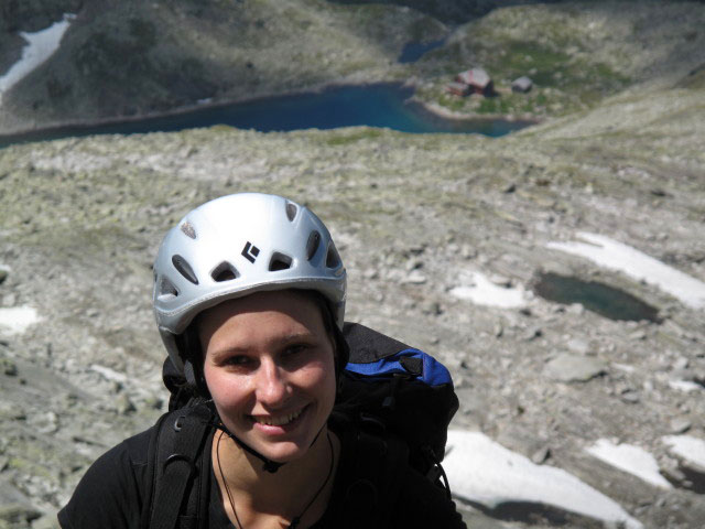 S&auml;uleck-Klettersteig: Manuela am Ende der Einstiegsrampe (9. Juli)