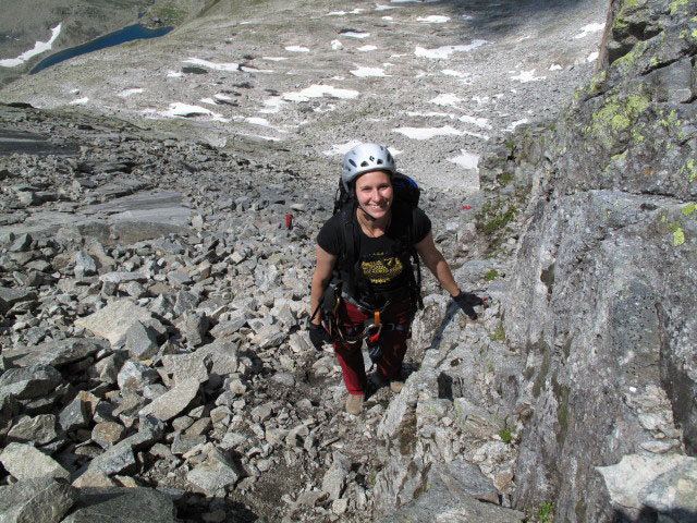 S&auml;uleck-Klettersteig: Manuela auf der gro&szlig;en Rampe (9. Juli)