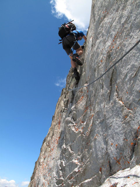 S&auml;uleck-Klettersteig: Norbert in der zweiten Wand (9. Juli)