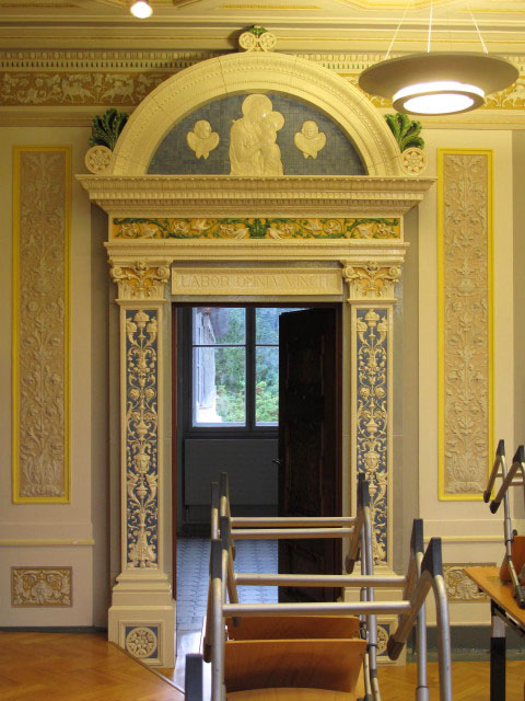 Lehrzimmer 'R&ouml;mische Renaissance' in der Wirtschaftshauptschule 1