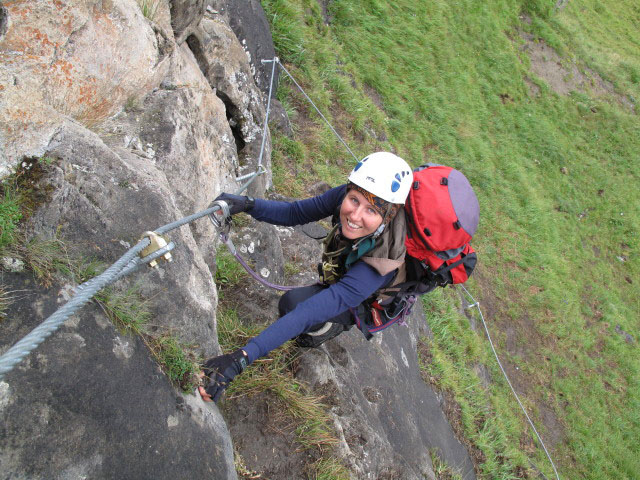 &Uuml;bungsklettersteig Kleine Scharte: Sonja im Einstieg (13. Aug.)