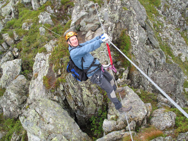 Familienklettersteig Hirschkarspitze: Erich auf der zweiten Seilbr&uuml;cke (13. Aug.)