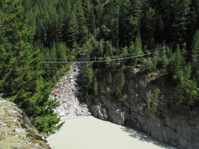 Andreas auf der Nepalh&auml;ngebr&uuml;cke