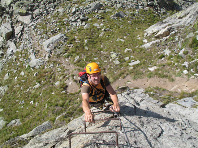 Eggishorn-Klettersteig: Andreas auf der Mauerl&auml;ufer-Platte