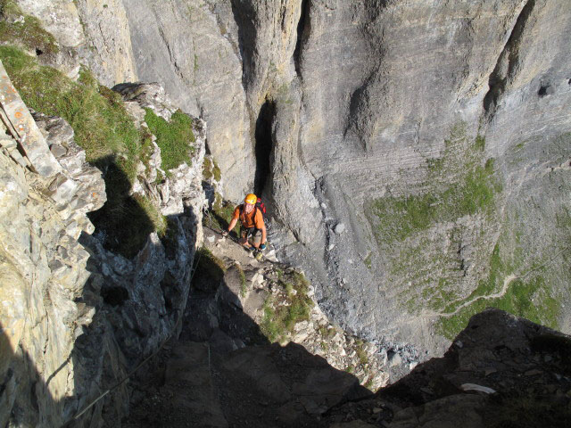 Leukerbad-Klettersteig: Andreas zwischen Nase und Zum L&auml;rch