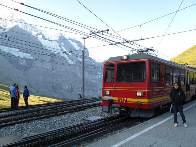 R 543 im Bahnhof Kleine Scheidegg, 2.061 m