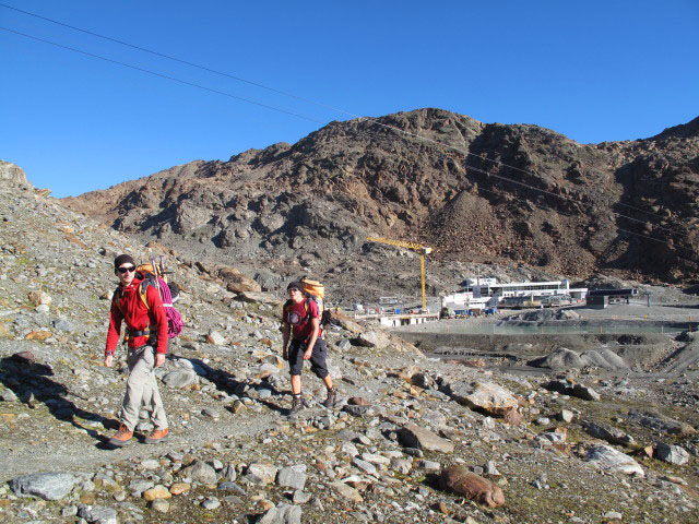 Christoph und Gudrun zwischen Bergstation des Gletscherexpress und Mittelbergferner (10. Sep.)