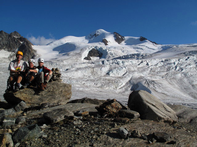 Ich, Gudrun und Christoph auf der Seitenmor&auml;ne des Taschachferners (10. Sep.)