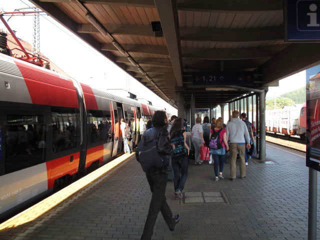 4024 046-7 als R 1711 im Bahnhof Knittelfeld, 628 m (16. Sep.)