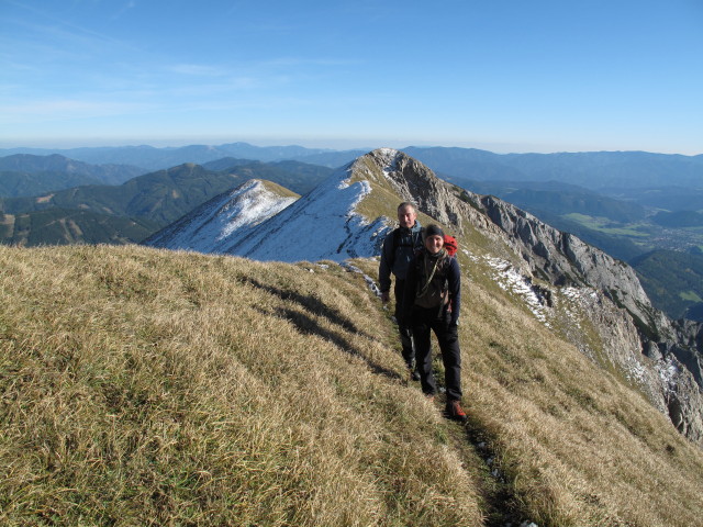 Erich und Sonja auf Weg 689 zwischen Vordernberger Mauer und Vordernberger Zinken (15. Okt.)