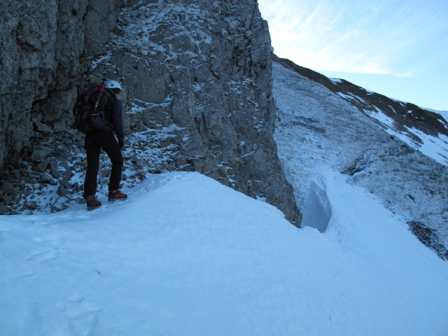 Sonja auf Weg 689 zwischen Rott&ouml;rl und Theklasteig (15. Okt.)