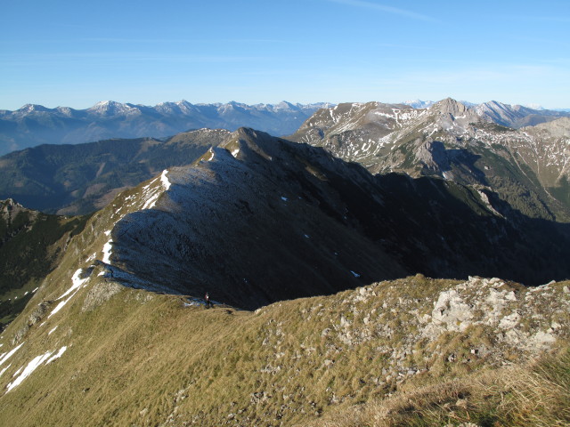 Sonja am Theklasteig zwischen Hoher Lins und Niedert&ouml;rl (16. Okt.)