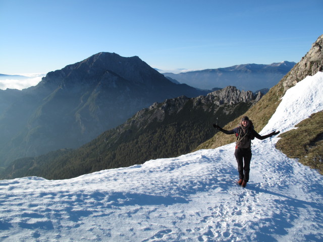Sonja am Theklasteig zwischen Hoher Lins und Niedert&ouml;rl (16. Okt.)