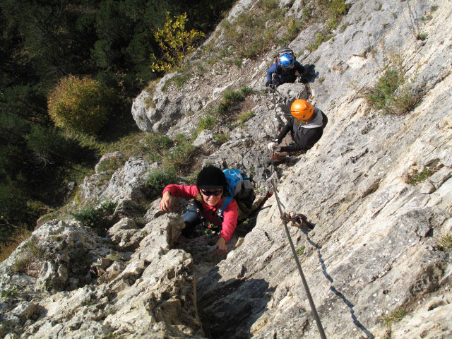 Pittentaler Klettersteig: Diana, Irene und Sabrina zwischen zweiter Querung und Schl&uuml;sselstelle