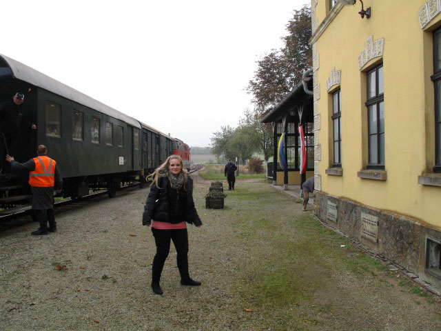 Katharina im Bahnhof Geras-Kottaun, 460 m
