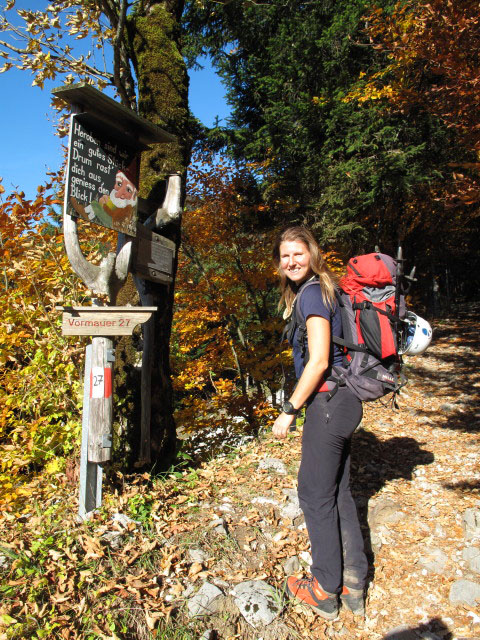 Sonja am Sommerauweg zwischen Weg 28 und Abzweigung Sommeraustein S&uuml;dostgrat