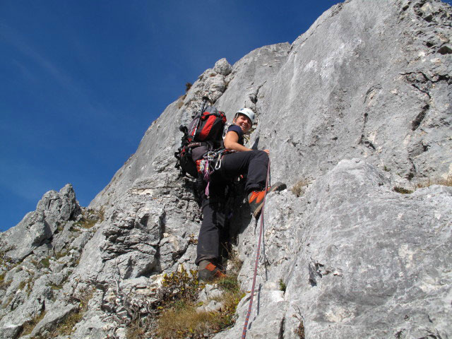 Sommeraustein S&uuml;dostgrat: Sonja in der f&uuml;nften Seill&auml;nge