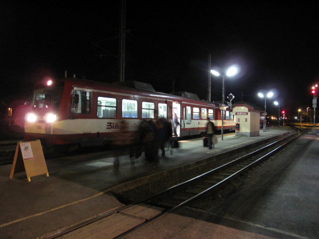 R 3325 im Bahnhof Tischlerh&auml;usl, 752 m (20. Nov.)