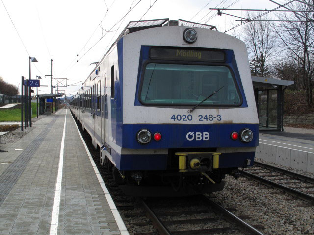 4020 248-3 als S 29415 im Bahnhof Perchtoldsdorf, 224 m