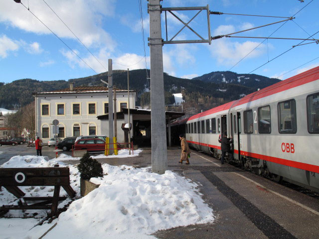 &Ouml;BB-IC 557 im Bahnhof M&uuml;rzzuschlag, 681 m (31. Dez.)