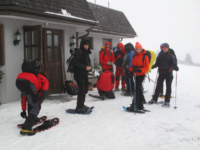 Michael, Marion, Manuela, Stefan, Peter, Claudia, Christina, Gabriela und Sonja beim Roseggerhaus, 1.586 m (1. J&auml;n.)