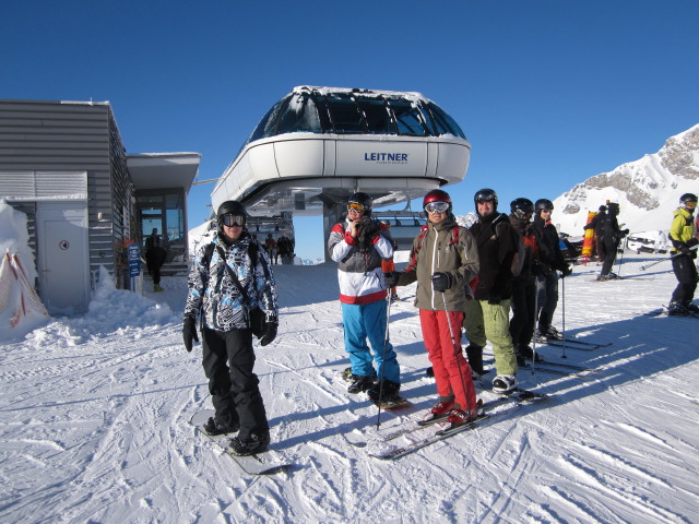 Thomas, Enrico, Manuel und Markus bei der Bergstation der Valfagehrbahn, 2.281 m (14. J&auml;n.)