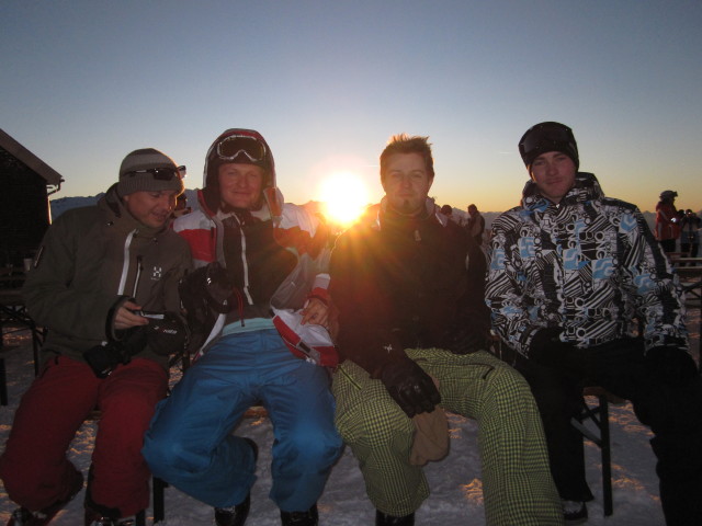 Manuel, Enrico, Markus und Thomas bei der Ulmer H&uuml;tte, 2.279 m (14. J&auml;n.)