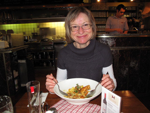 Mama in der 'Schwarzen Kuchl'