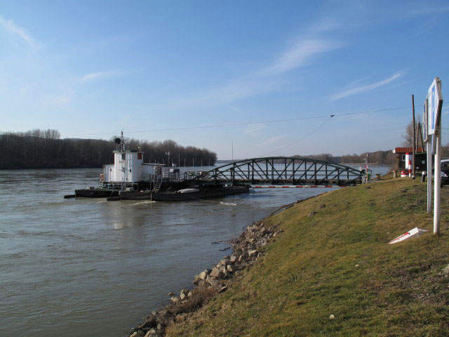 Rollfähre Korneuburg - Klosterneuburg