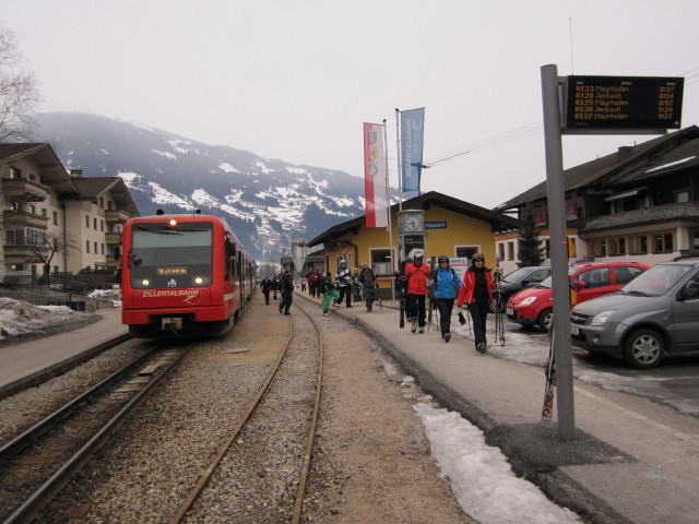 R 123 im Bahnhof Ramsau im Zillertal-Hippach, 589 m (8. M&auml;rz)