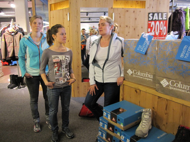 Irina, Sophie und Tanja im Sport Seppl (15. M&auml;rz)