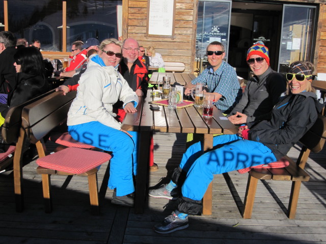 Tanja, ?, ich, Ronald und Irina beim Hotel Alpenrose (16. M&auml;rz)