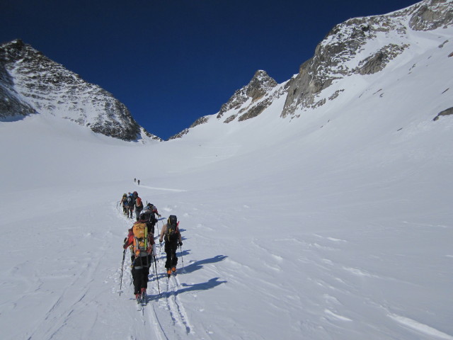 Siegbert, Gudrun, Gerwalt, Klaus und Norbert zwischen Simonysee und Reggent&ouml;rl (2. Apr.)