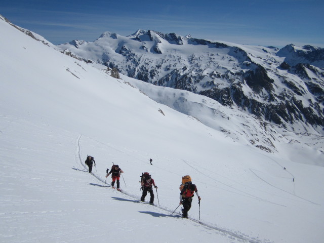 Gerwalt, Klaus, Gudrun, Michaela und Christoph zwischen Simonysee und Reggent&ouml;rl (2. Apr.)