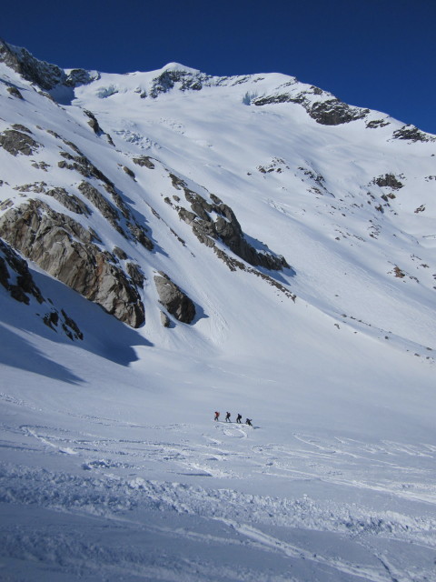 Christoph, Siegbert, Gerwalt und Norbert zwischen Reggent&ouml;rl und Simonysee (2. Apr.)